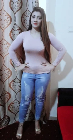 Rani Singh — 1 / 4