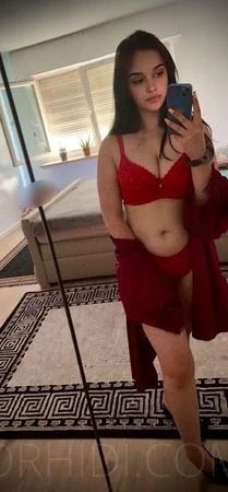 Melina — 2 / 4