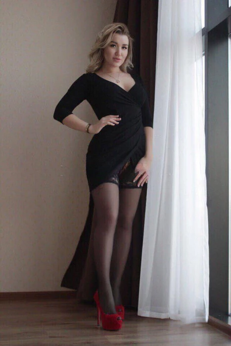Simona — 3 / 4