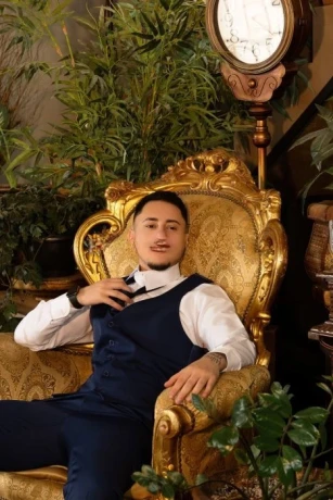 Transboy Stefan — 10 / 12