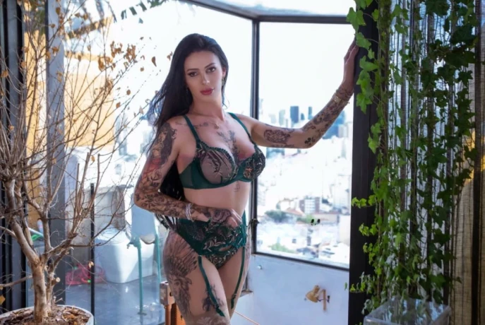 Janaina Carvalho — 11 / 12