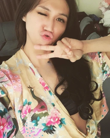 Joana Ladyboy — 2 / 7