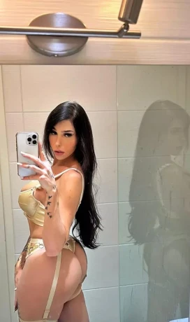 Isis Beaty Brasileira — 13 / 20