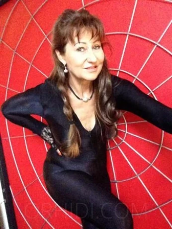 Lady Corinna- — 16 / 17