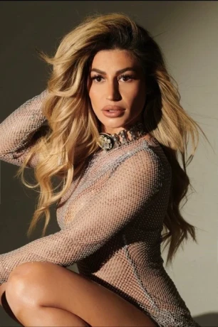Brianna — 2 / 5