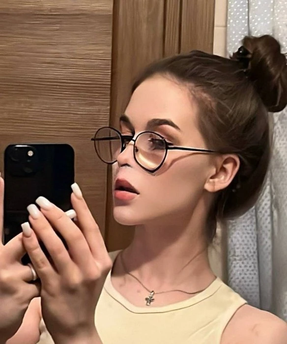 Kate — 4 / 7