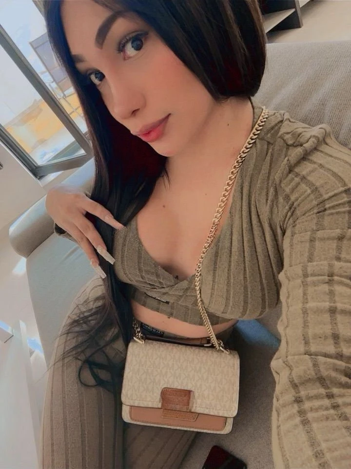 Brittany Wong, Escort, Etterbeek