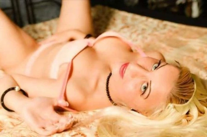 Gina *GANZ NEU* - AV Königin — 4 / 6