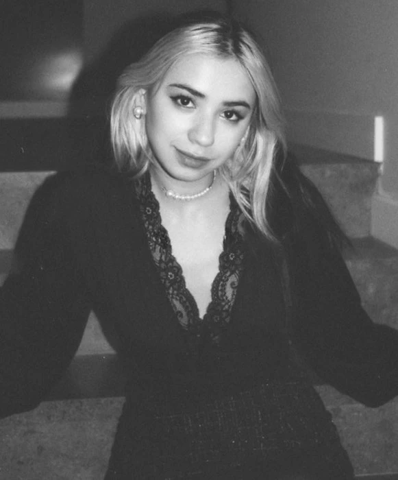 Mily — 6 / 9