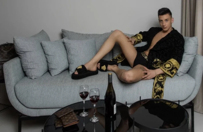 New Boy In Saint Louis Basel — 2 / 4