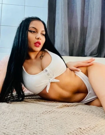 Feuchte Heisse Ella — 4 / 5