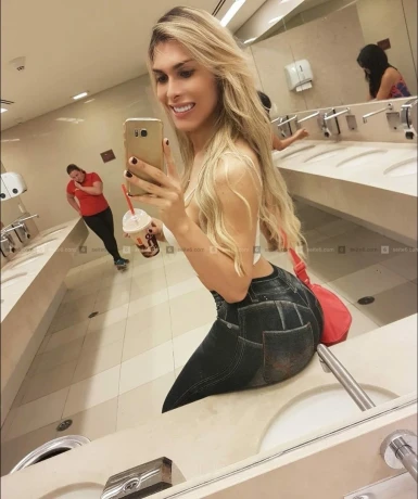 Trans Liah — 8 / 17