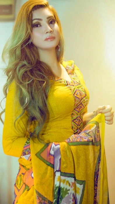 Aliya — 2 / 3