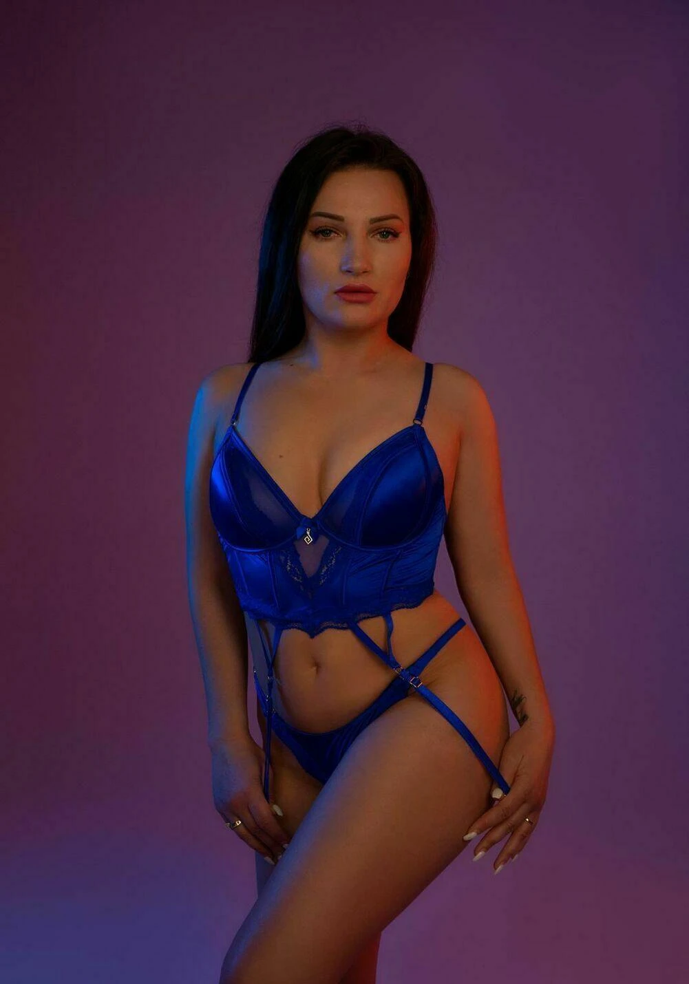 Ariana9 — 8 / 12