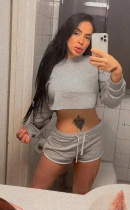 Linda, Escort, Manama