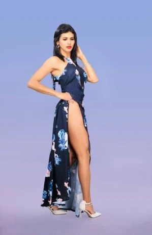 Luzern Elegant Und Sehr Verfuehrerisch Mit Ihren Schoenen Massagen — 2 / 5