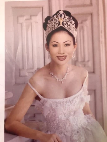 Delicious Courtesan — 1 / 8