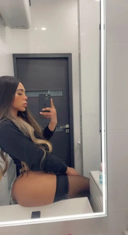 Nicole Foxx — 5 / 6