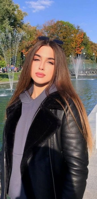 Alina — 3 / 9
