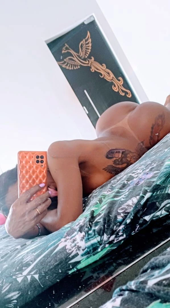 Bella Belluthi — 8 / 12