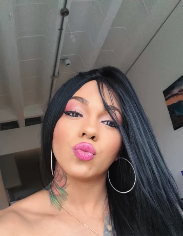 Lauanne Mello — 1 / 7