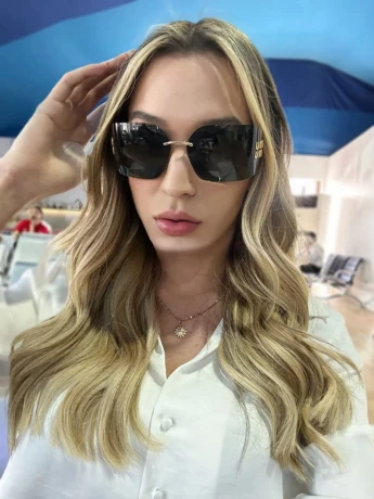 Lara Lopes — 4 / 12