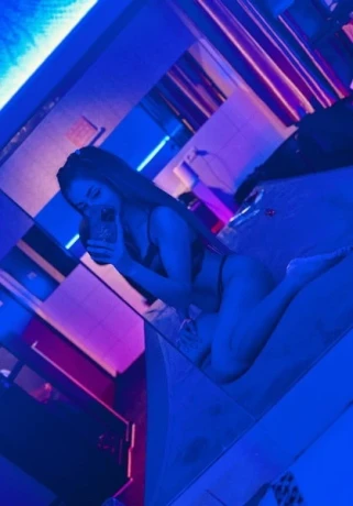 Elisa131 — 2 / 5