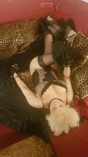 Wikatri, Escort, Dusseldorf