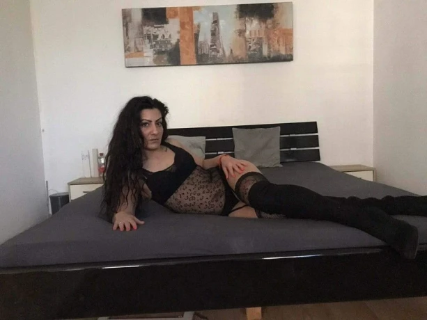 Alina Ganz Neu1 — 3 / 4