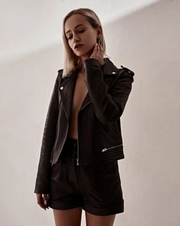 Helen Sunny Pornstar — 1 / 8