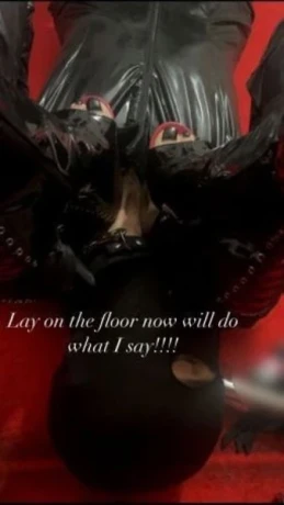 Domina Vicky — 4 / 11