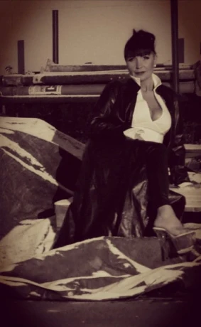 Madame Marcella — 2 / 6