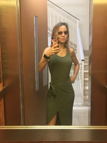 Pammy Seduction — 1 / 3