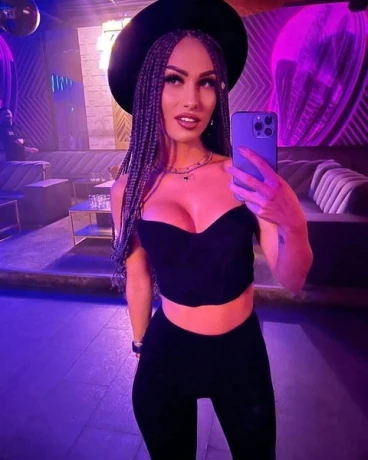 Nicole Helen — 10 / 13