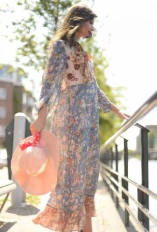 Jane Twain Independent — 4 / 5