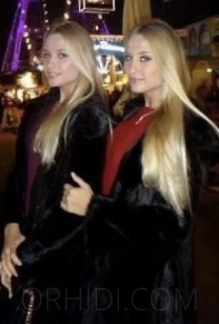 Lux Twins — 9 / 10