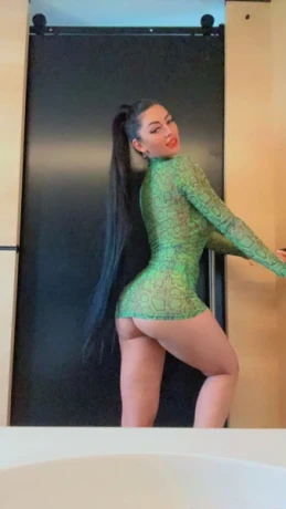 Bella Party Girl 18 — 4 / 5