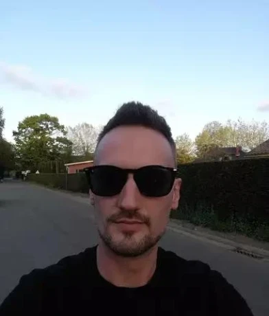 Viktor 33 Jaar — 3 / 4