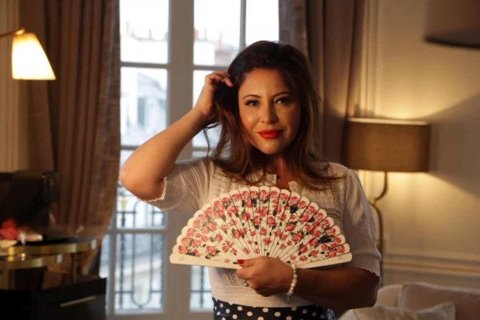 Donna Paris — 1 / 12