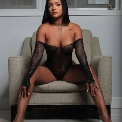 Joyce, Escort, Paris