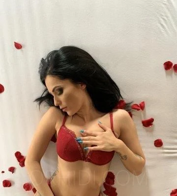 Nathalia — 2 / 4