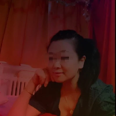 Lili, Escort, Kempen
