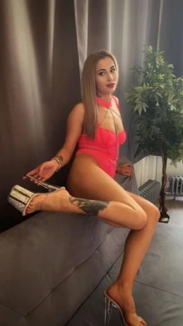 Karina Im Sex World — 2 / 8