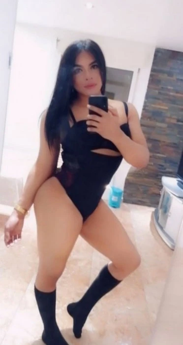 Daniela — 3 / 7