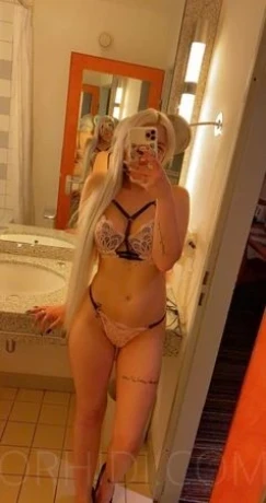 Deutsche Lena-Marie - auch Dominant — 1 / 4