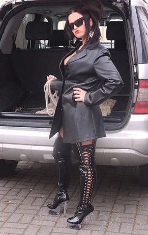 MISS ALEXA — 1 / 3