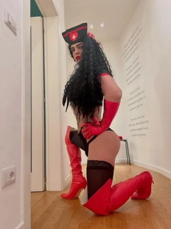 Ts Renata2 — 3 / 5