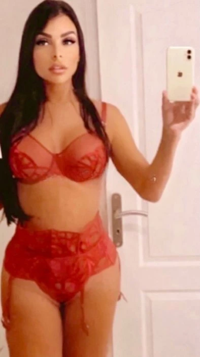 Danielle — 4 / 11