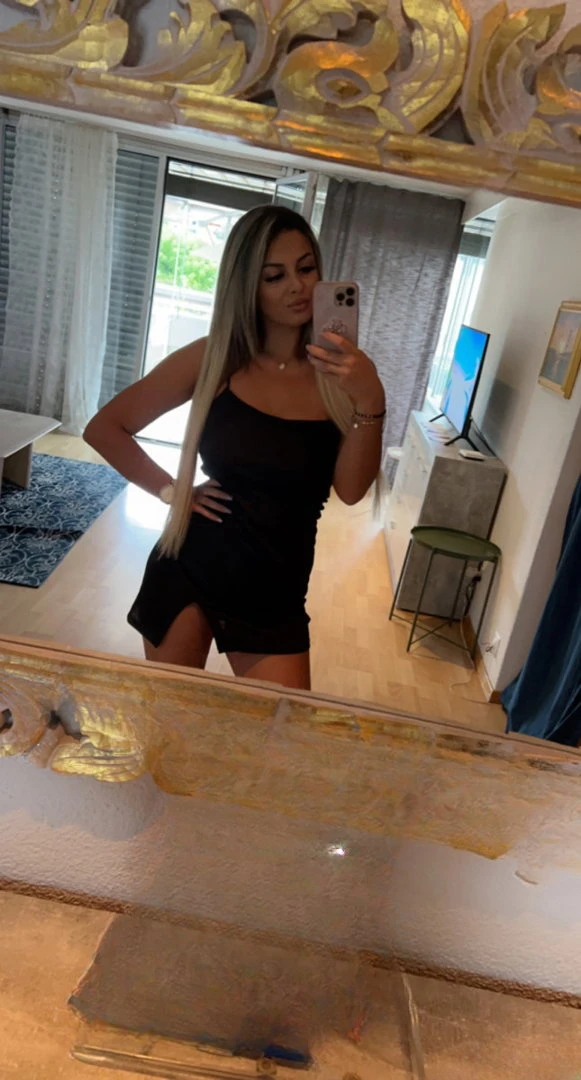 Erotische Party Girl Sexy Blondine — 2 / 5
