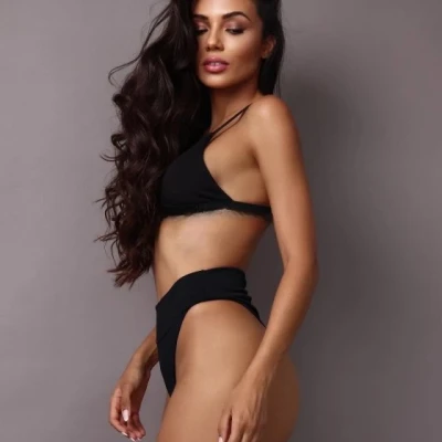 Sury, Escort, Saint-Tropez